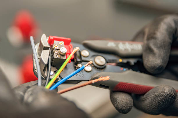 Best Local Electrician Companies  in Mounds, OK